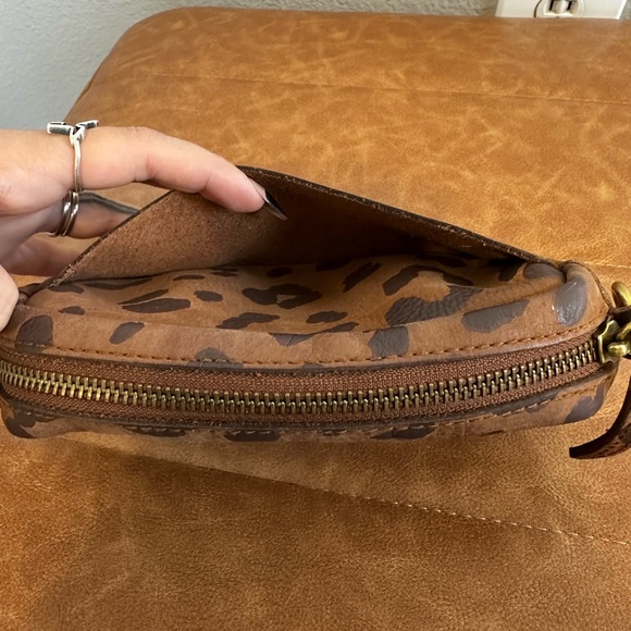 Madewell Nubuck Carabiner Mini Crossbody Bag in Leopard Print - Picture 5 of 7